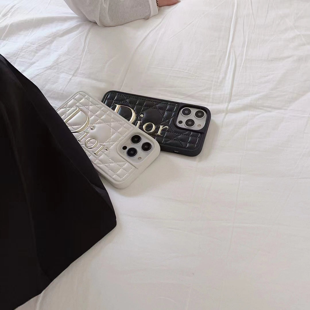 CD Stylish Lady iPhone Case – Sophisticated Protection - 画像 (3)