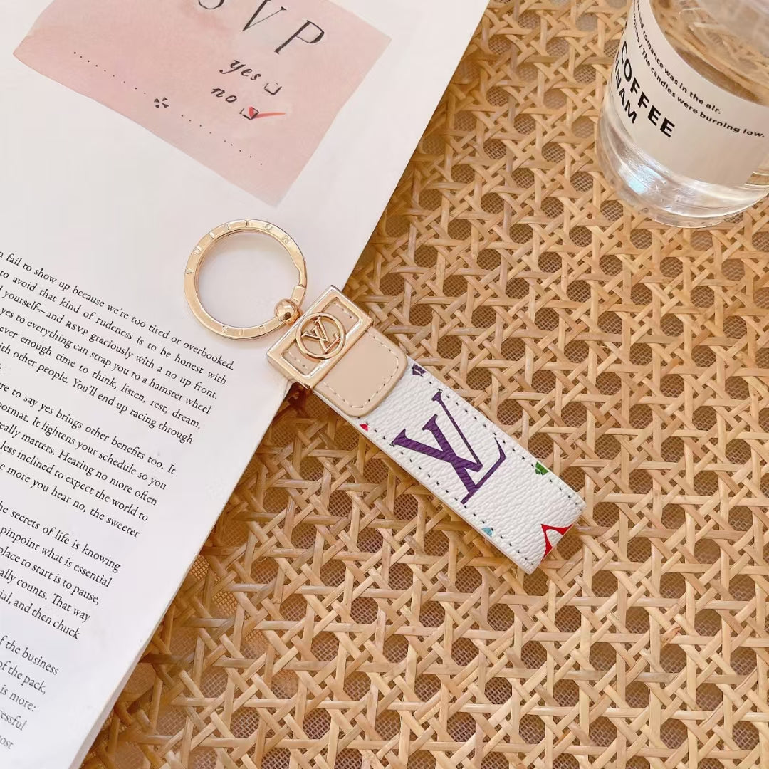 Luxury LV Monogram Keychain – Stylish & Durable in Multiple Colors - 画像 (8)