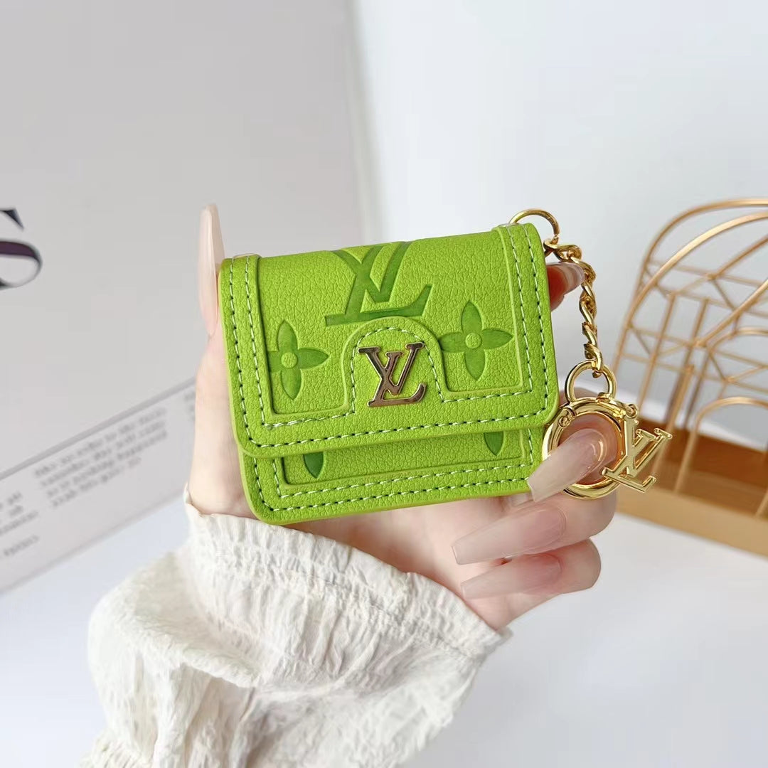 LV Monogrammed AirPods Case Cover with Keychain - 画像 (3)