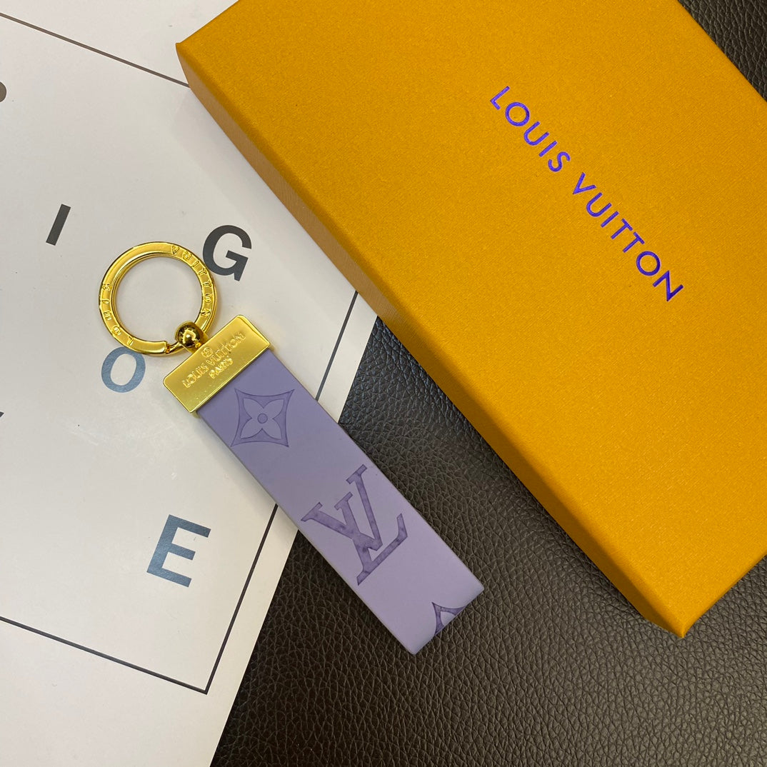 Luxury LV Monogram Keychain Collection – Classic Colors with Gold Hardware - 画像 (10)