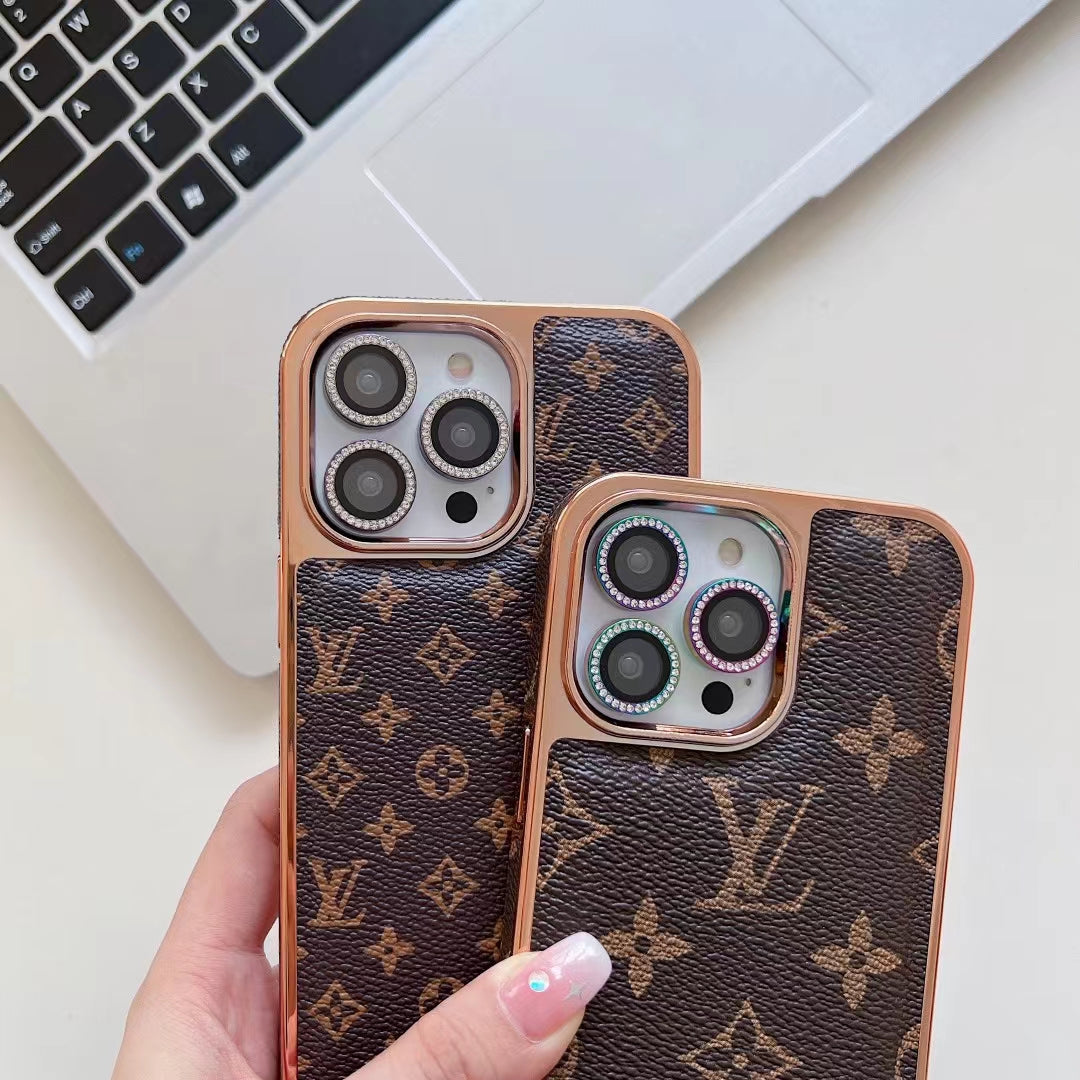 Chic LV Monogram iPhone Case – Premium Luxury Style - 画像 (5)