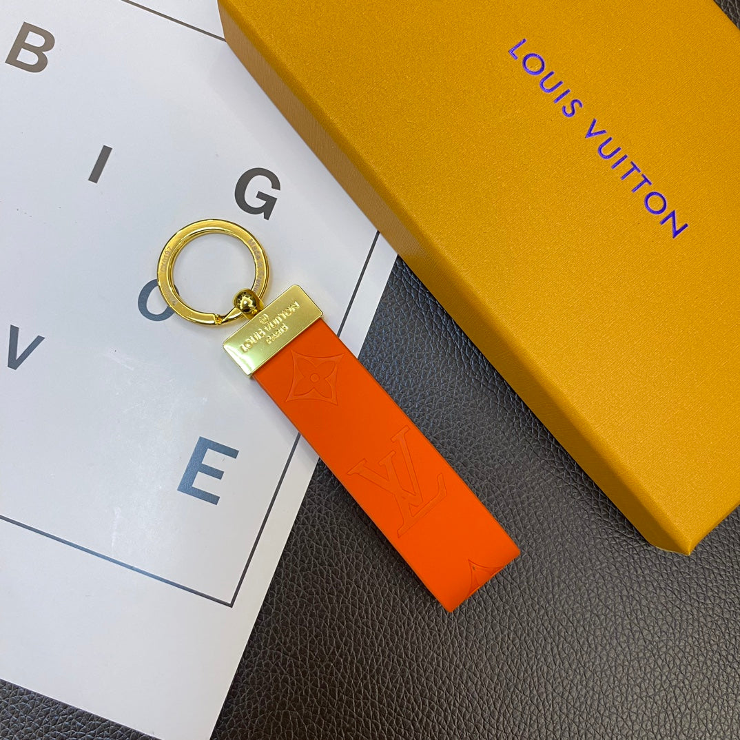 Luxury LV Monogram Keychain Collection – Classic Colors with Gold Hardware - 画像 (8)