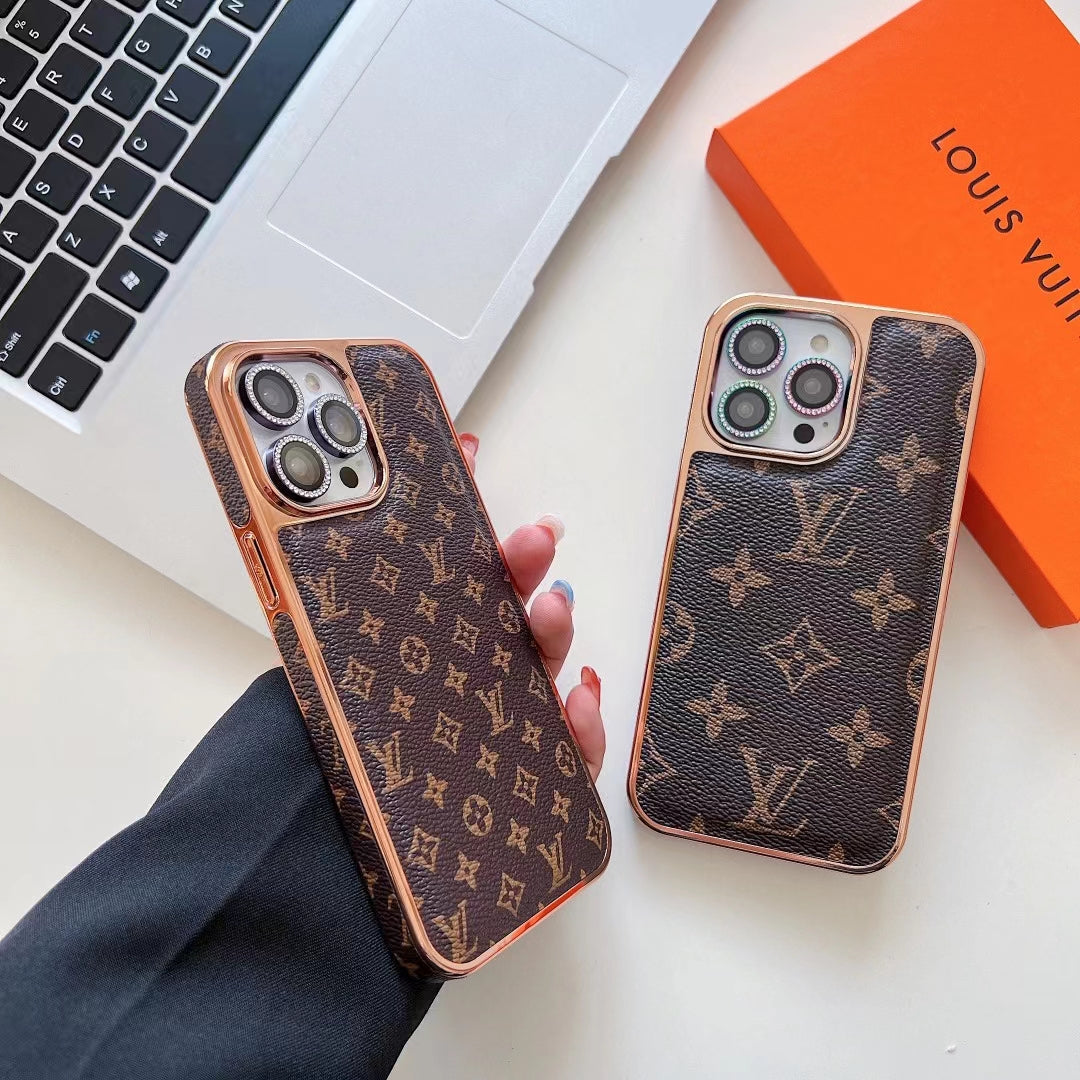 Chic LV Monogram iPhone Case – Premium Luxury Style - 画像 (8)