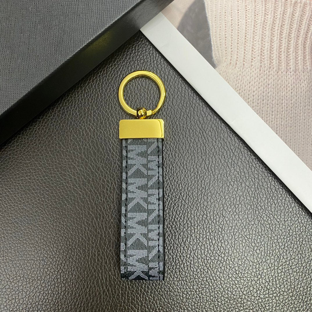 MK Premium Keychain – Fashionable Designer Accessory - 画像 (6)