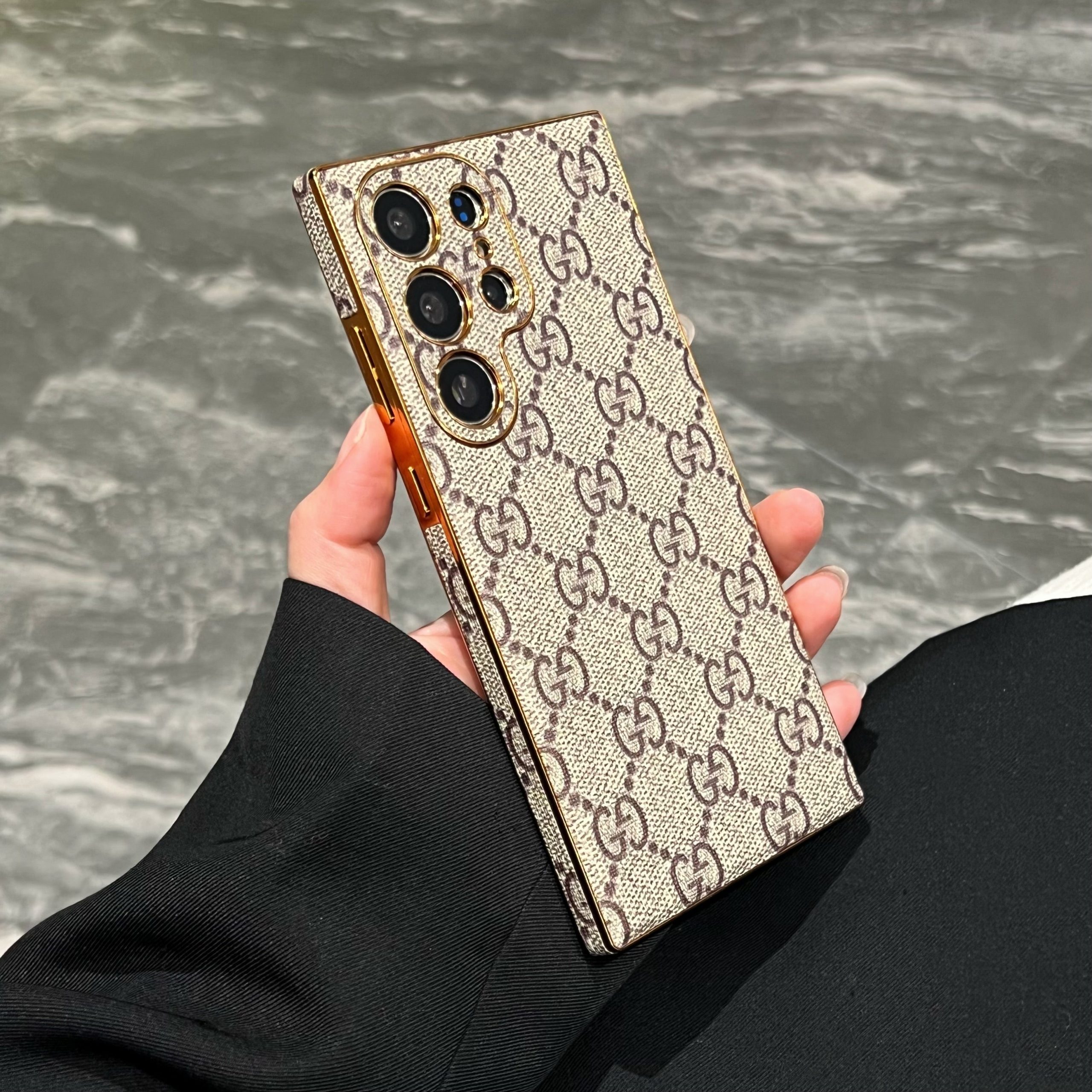 Luxury LV GG Monogram Samsung Case – Elegant & Protective - 画像 (4)