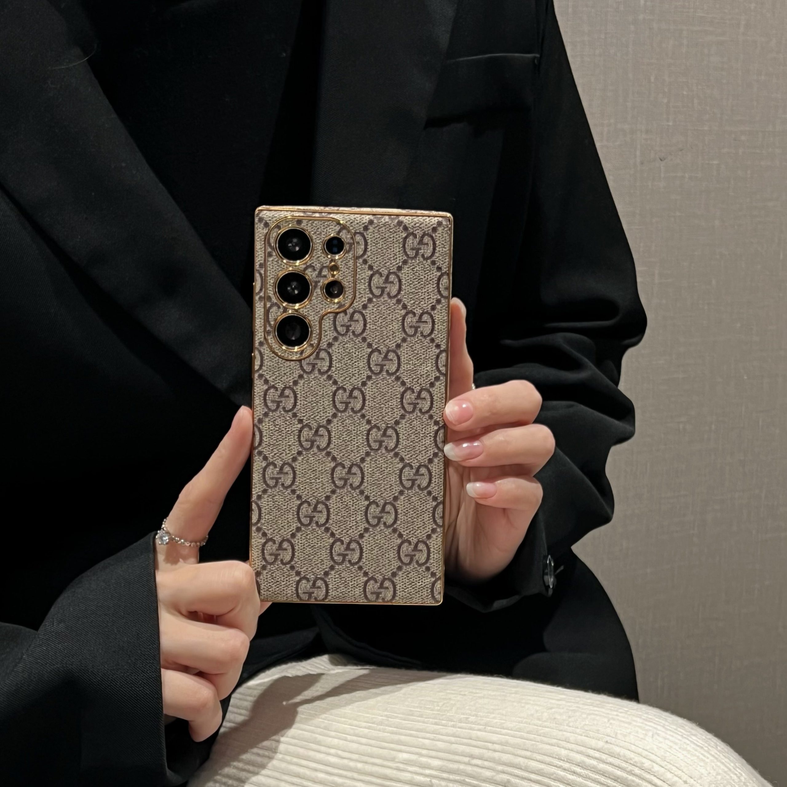 Luxury LV GG Monogram Samsung Case – Elegant & Protective - 画像 (5)
