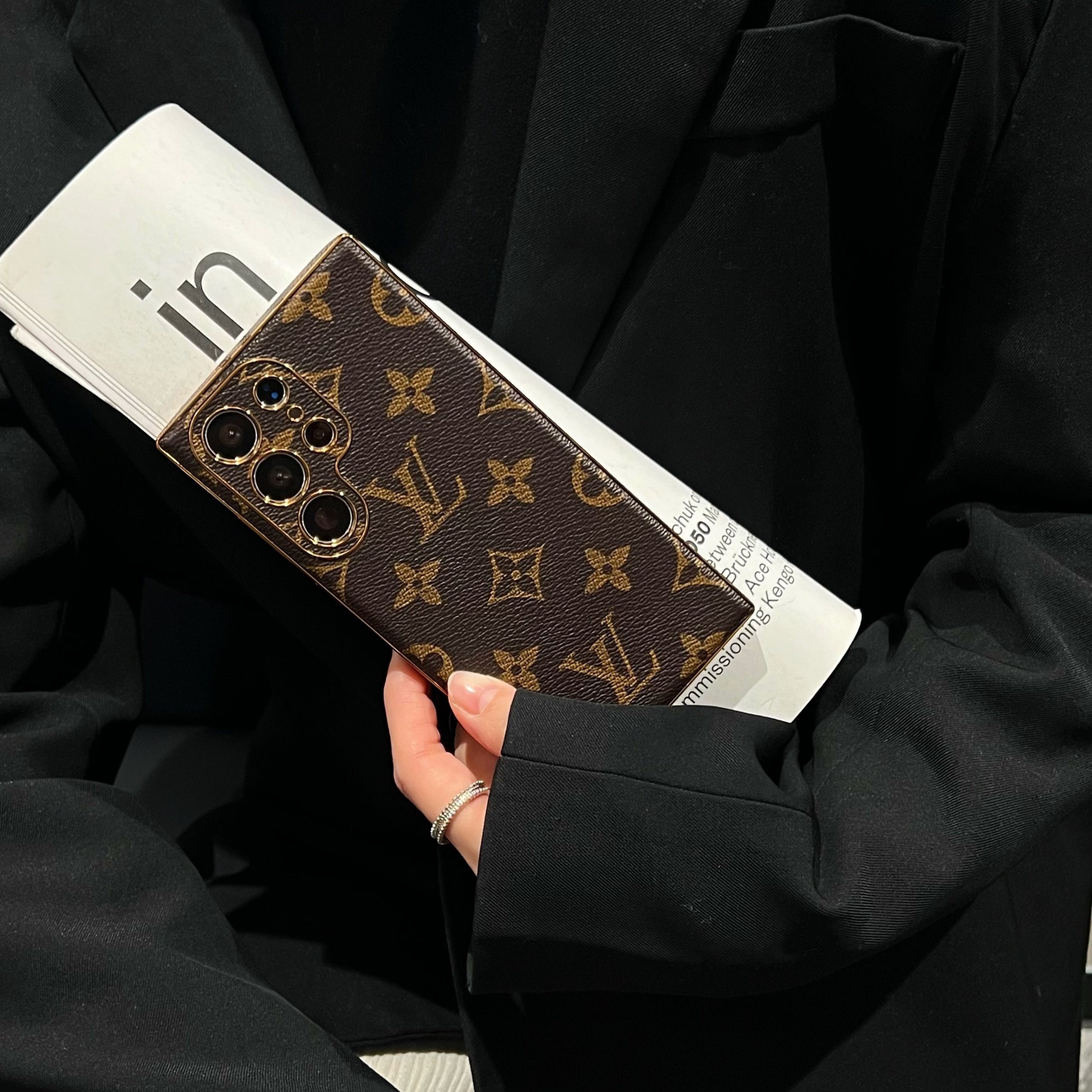 Luxury LV GG Monogram Samsung Case – Elegant & Protective - 画像 (8)