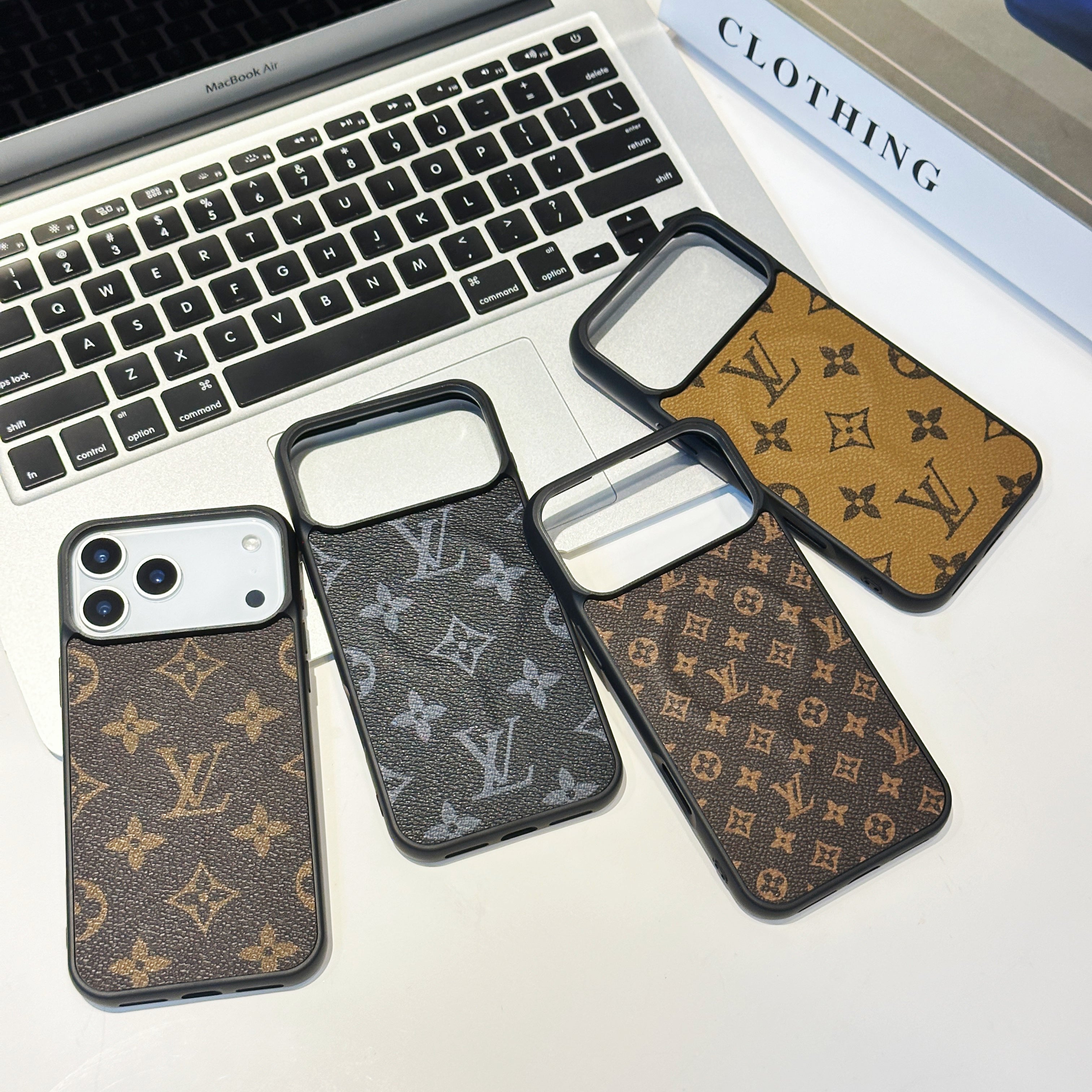 Luxury Monogram & Check Pattern iPhone Case - 画像 (2)