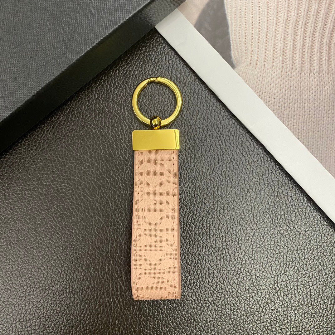MK Premium Keychain – Fashionable Designer Accessory - 画像 (5)