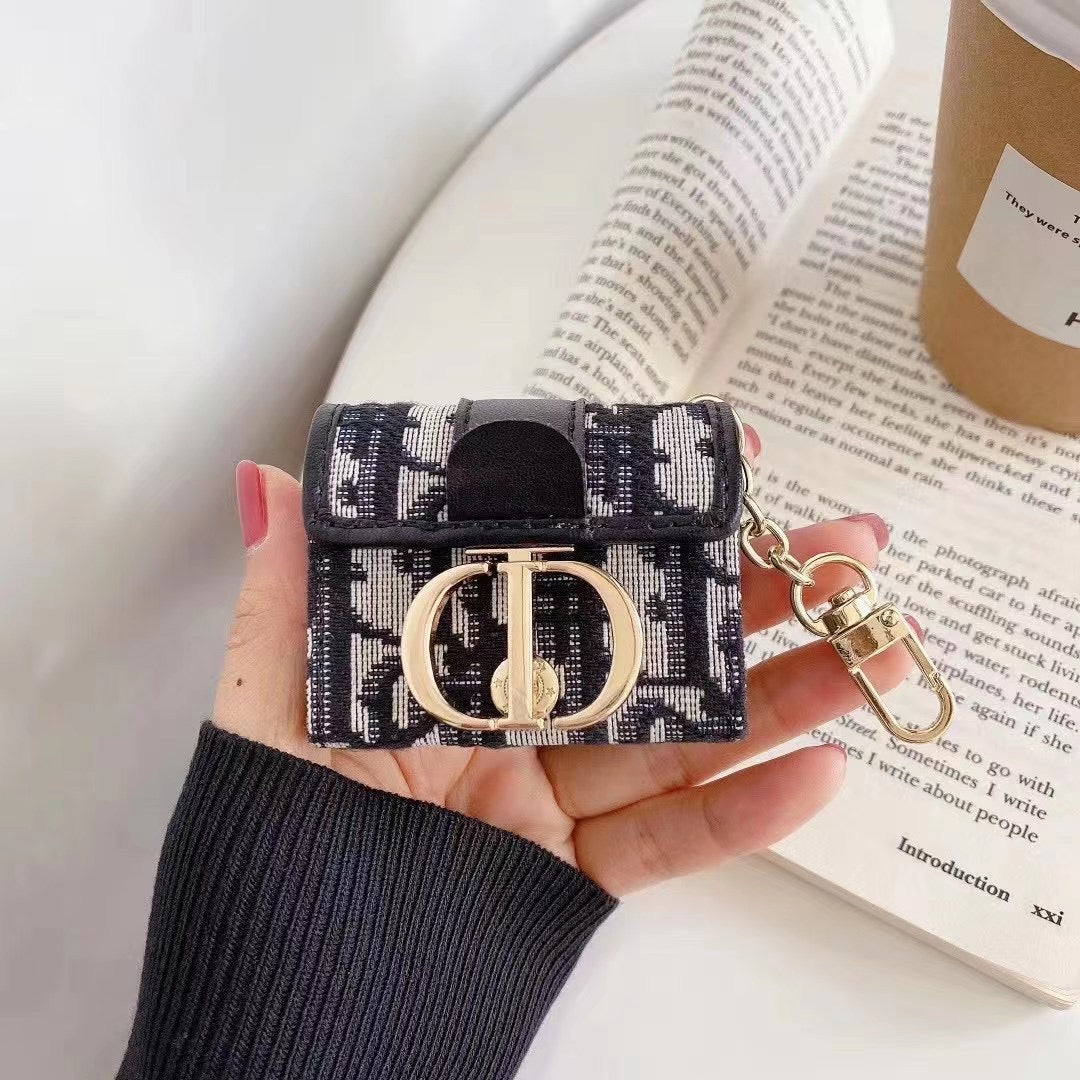 Luxe CD AirPods Case – High-End Designer Accessory - 画像 (6)
