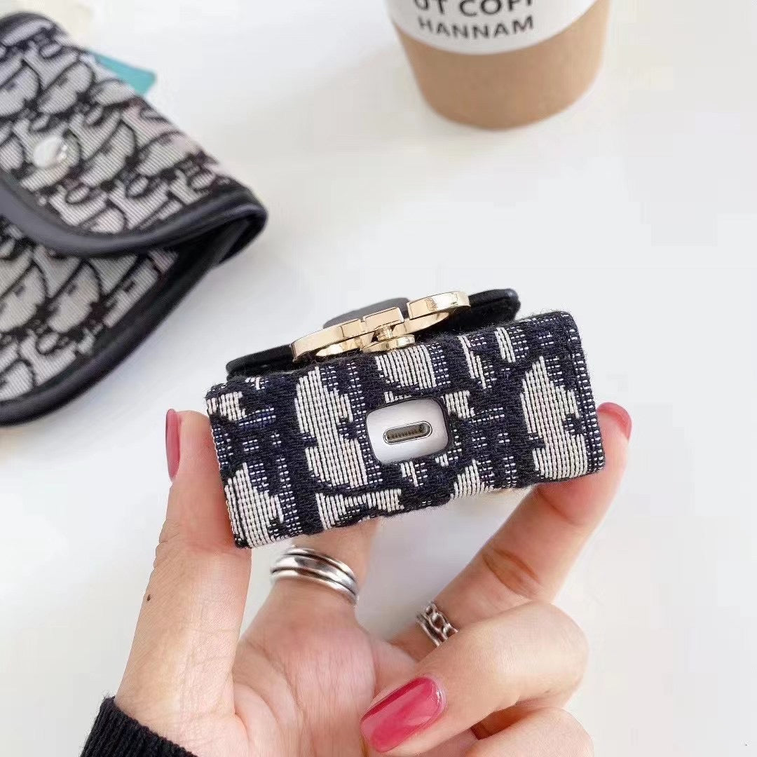 Luxe CD AirPods Case – High-End Designer Accessory - 画像 (2)