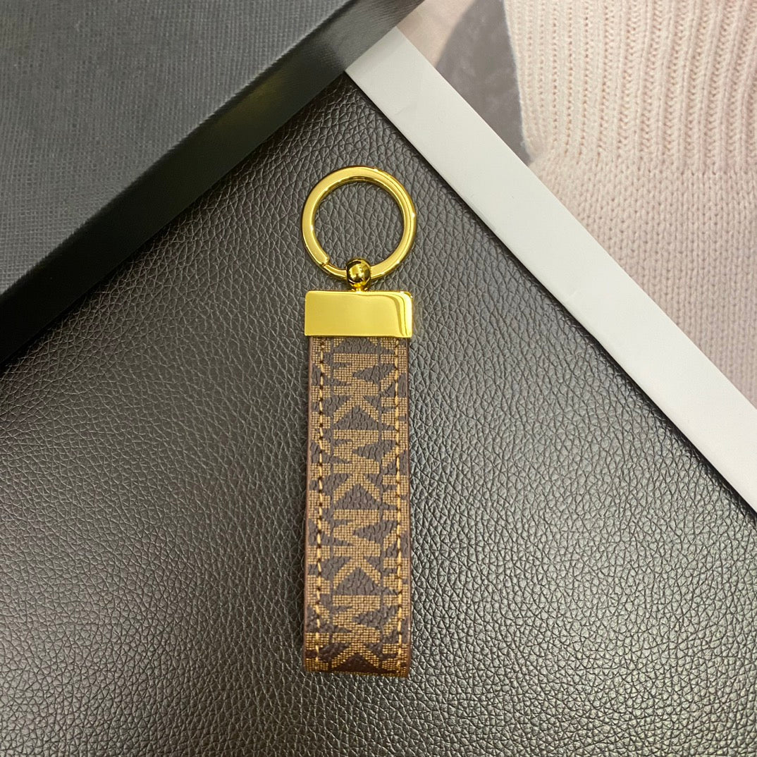MK Premium Keychain – Fashionable Designer Accessory - 画像 (3)